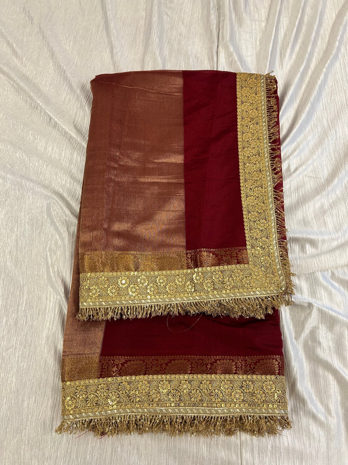Maharani Gayatri (Maroon)
