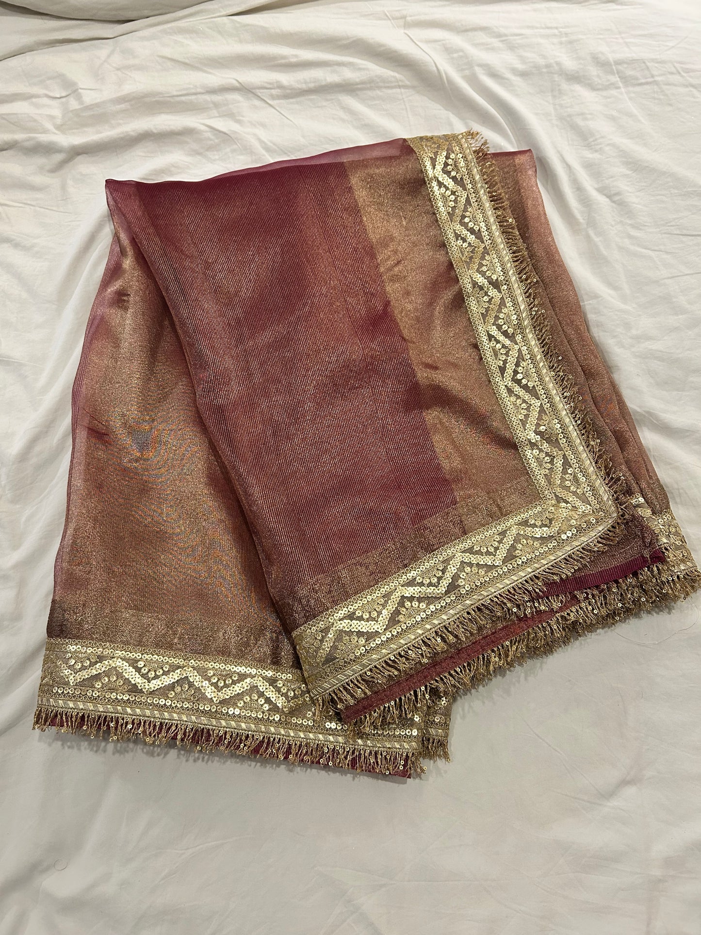 Gul-e-Nazakat Saree