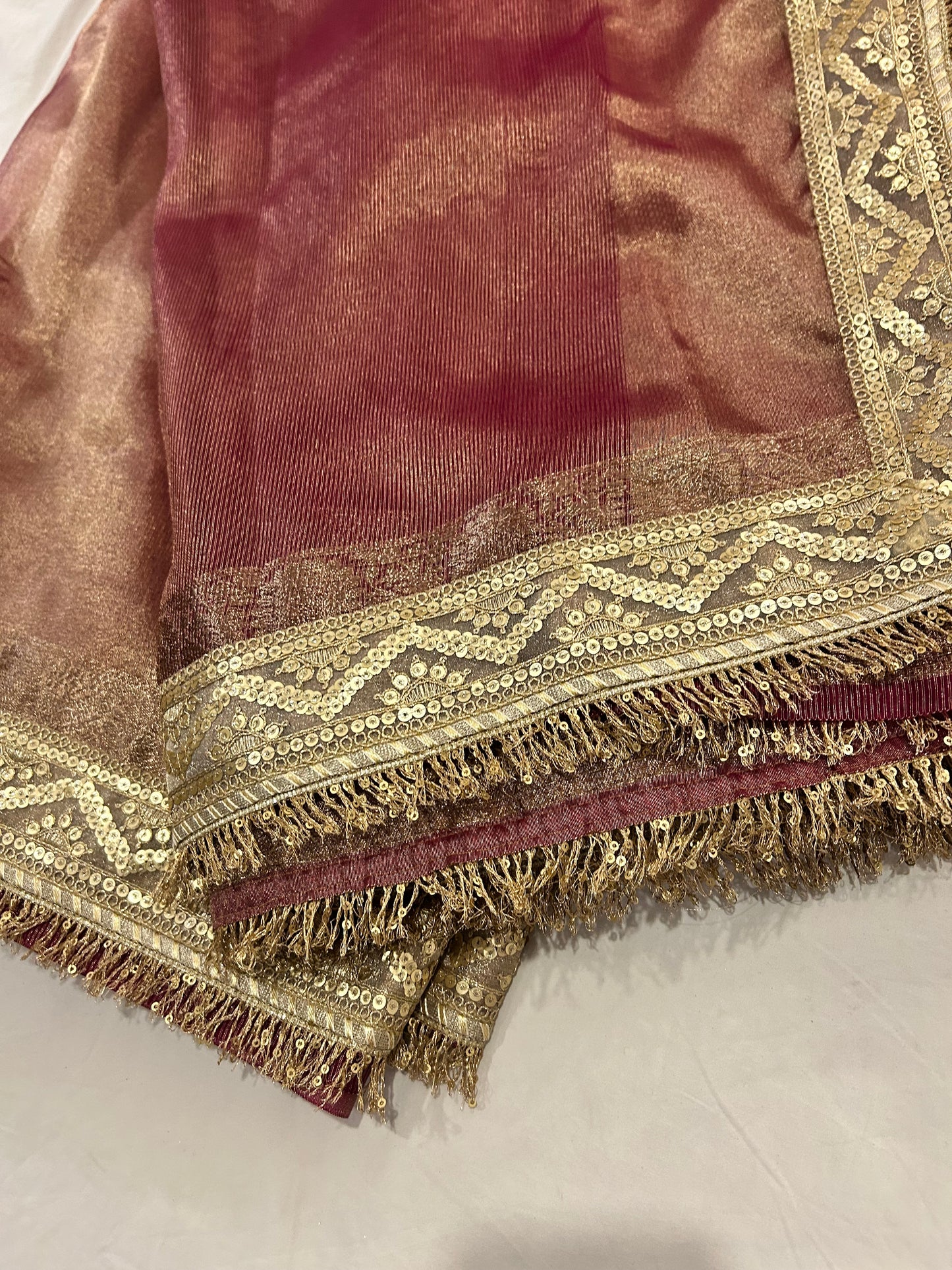 Gul-e-Nazakat Saree