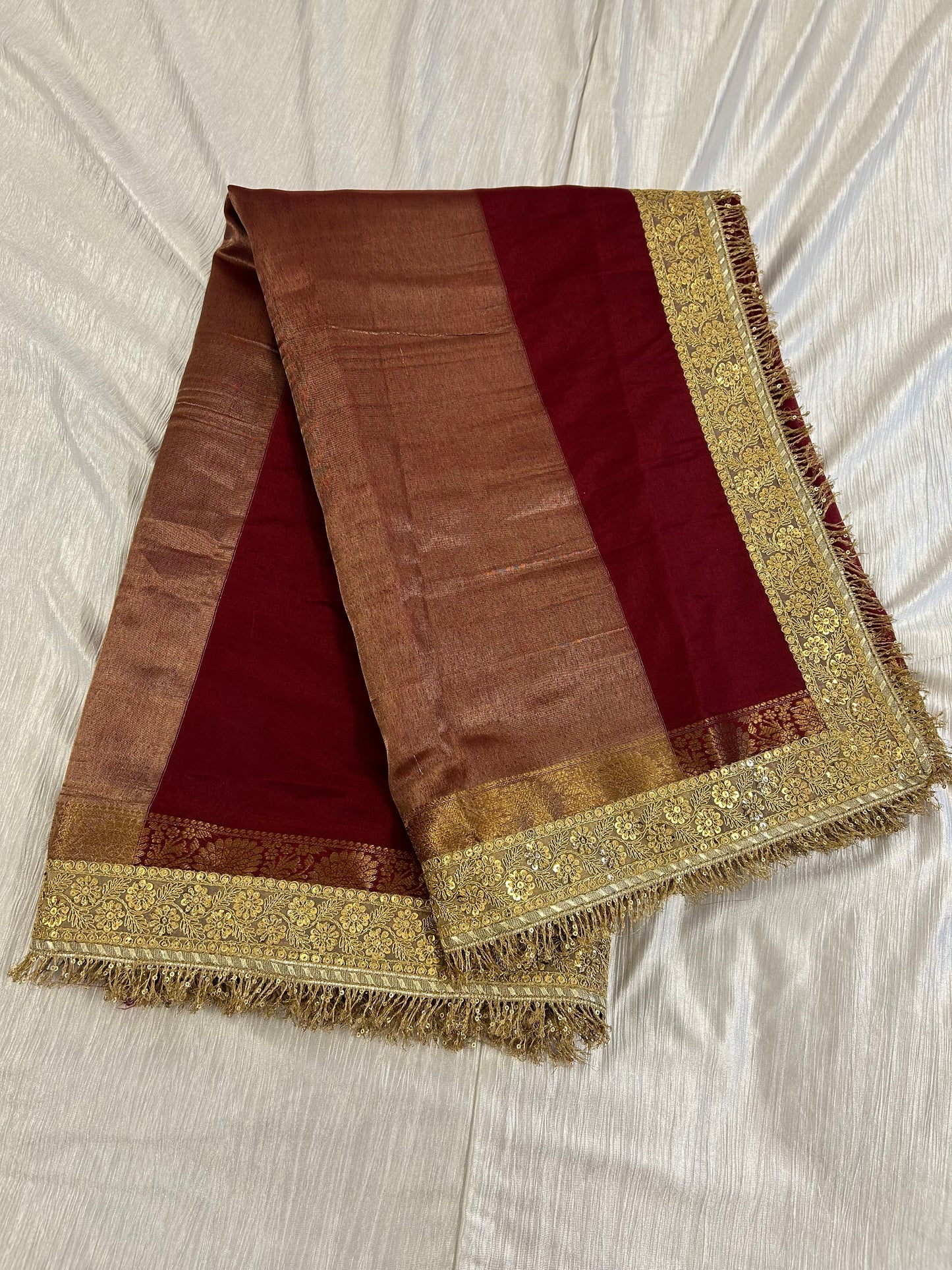 Maharani Gayatri (Maroon)