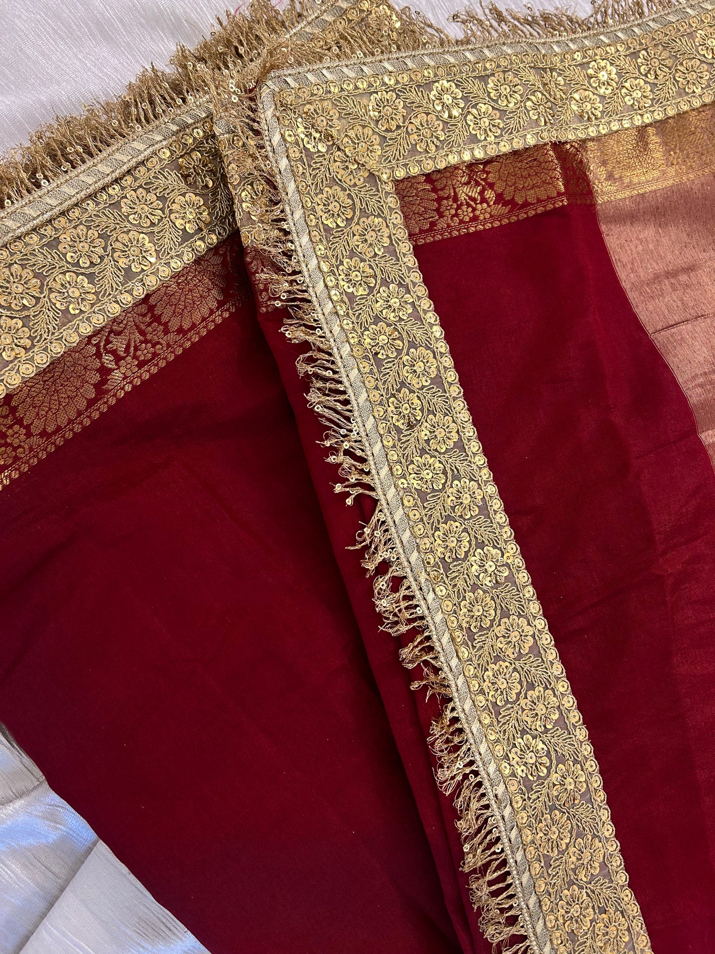 Maharani Gayatri (Maroon)