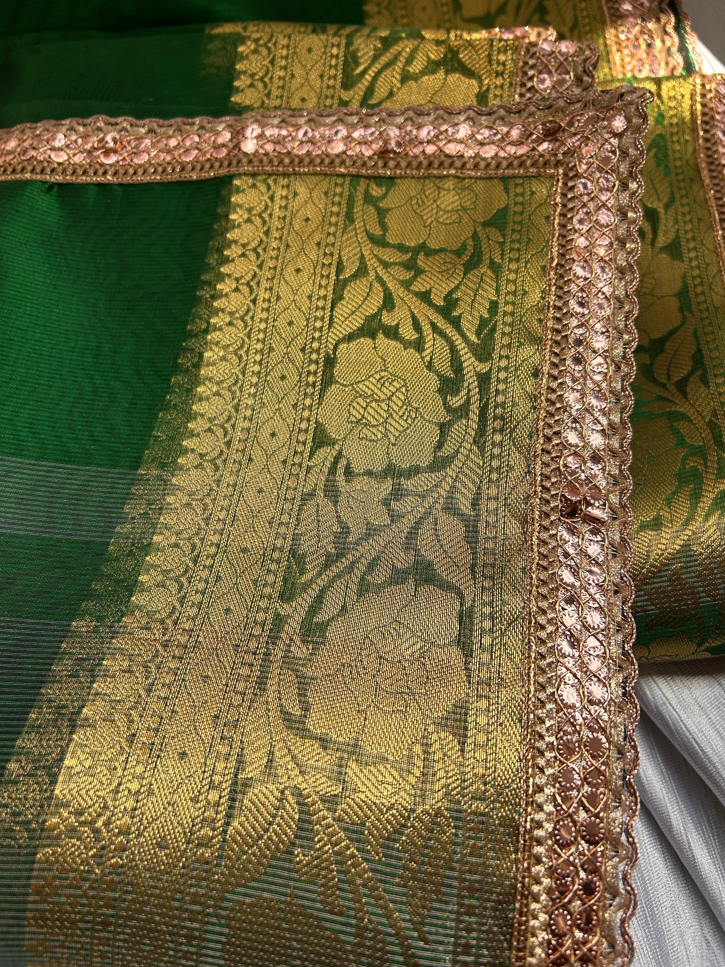 Ganga Tissue Silk Saree(Emerald Green)